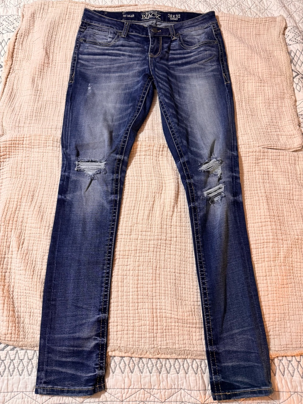Buckle Women’s Dark Blue Distressed Skinny Jeans